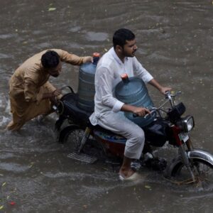 selde yikilan kanali onarmaya calisan 7 gonullu toprak altinda kaldi 47M9V5MF