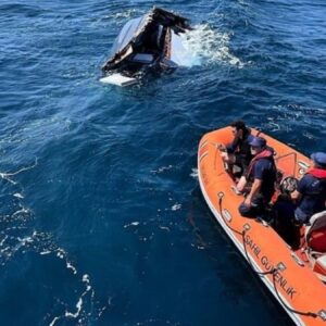 teknesi parcalanmis halde bulunan is insanini 13 kurbaga adam ariyor ORrsKAs2