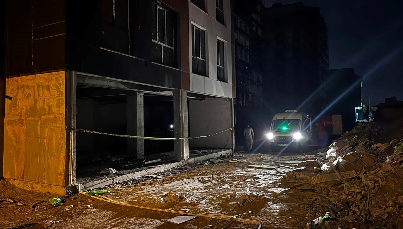 kayip iscinin cesedi insaatin asansor boslugunda bulundu O7nN3z4j