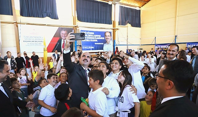 baskan aydin hasat zamaninda ciftcilerle bulustu Ky8P7Zwu.jpg