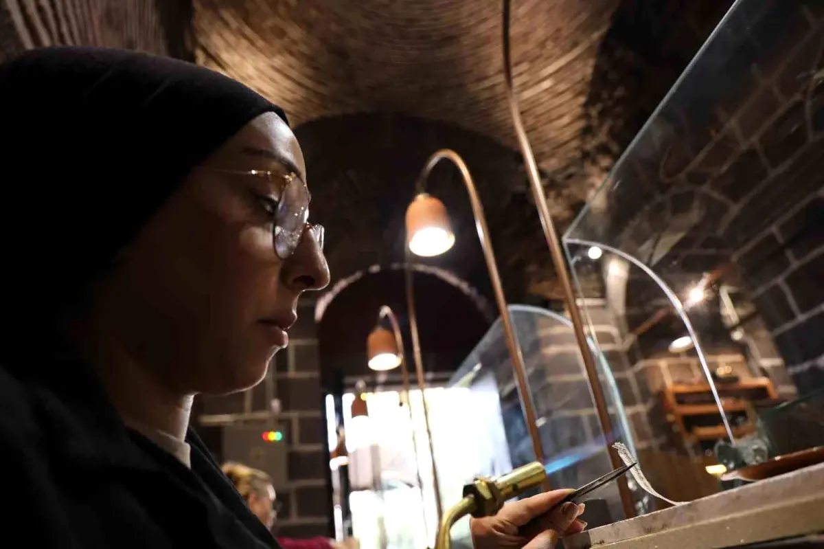 diyarbakirda hasirevi acildi geleneksel el sanatlari sergilenecek S1POl8AO.jpg