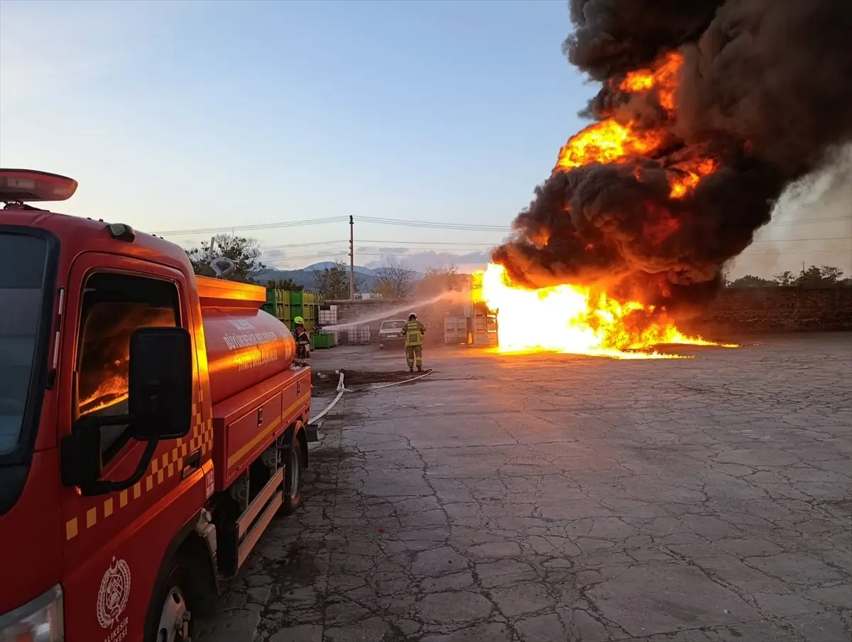 havrandaki zeytinyagi tesisinde yangin ixIN7EAu.jpg