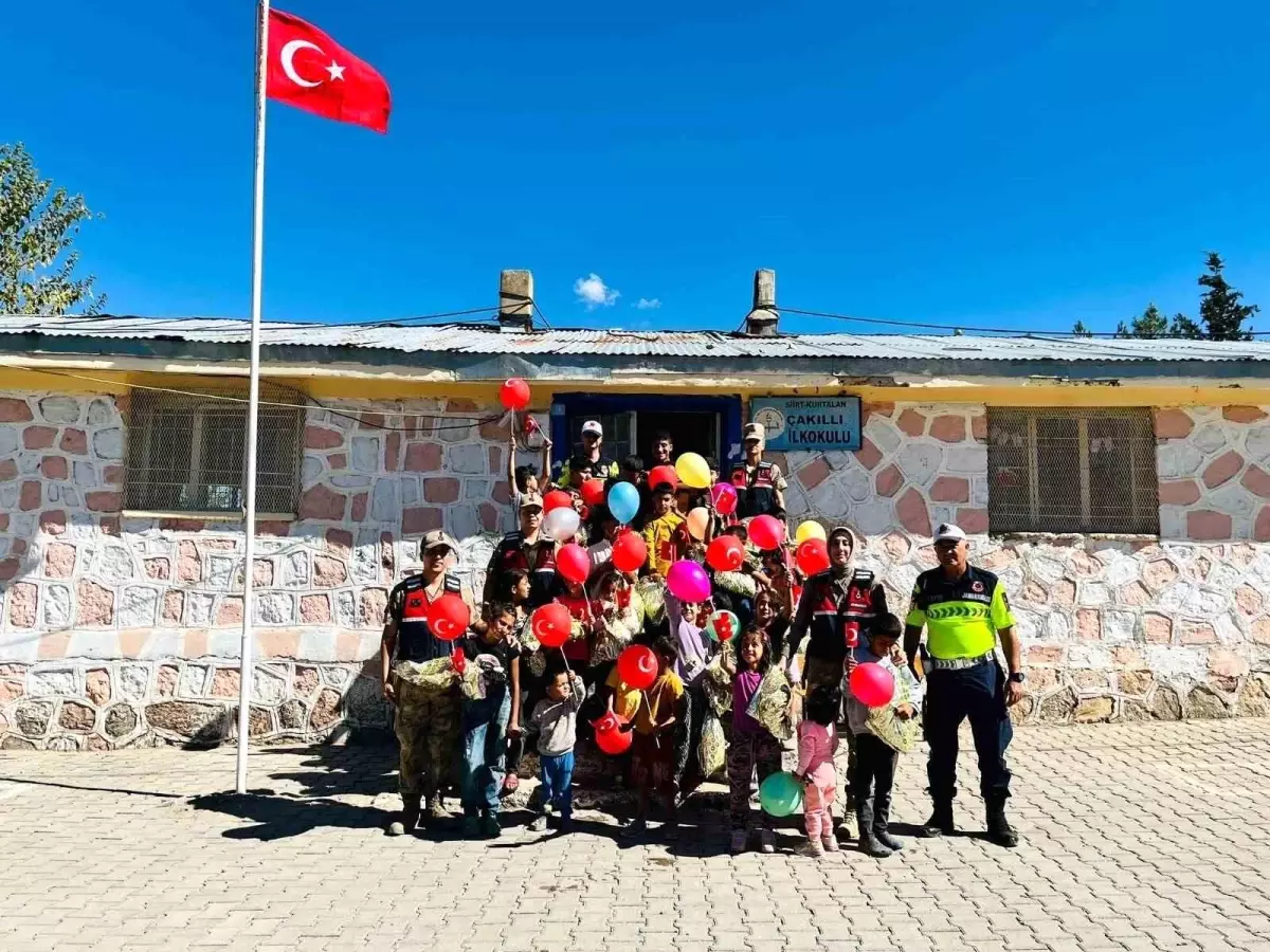 jandarma kiz cocuklari gununde ogrencilere egitim verdi nEl2pzdt