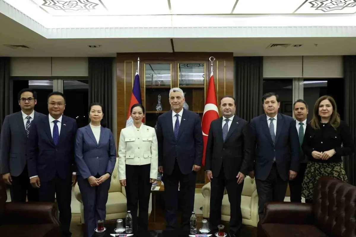 Türkiye ve Kamboçya Ticaret Bakanları İkili İlişkileri Görüştü