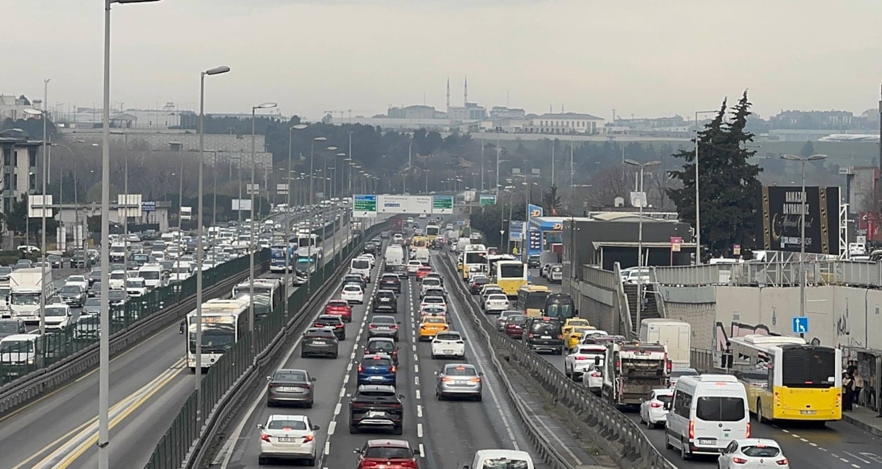 İstanbul Trafiği Felç Oldu! Yoğunluk Oranı Yüzde 81